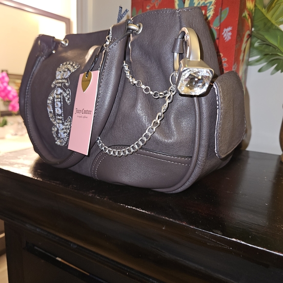 Juicy Couture Black Leather Shoulder Bag - Picture 4 of 10